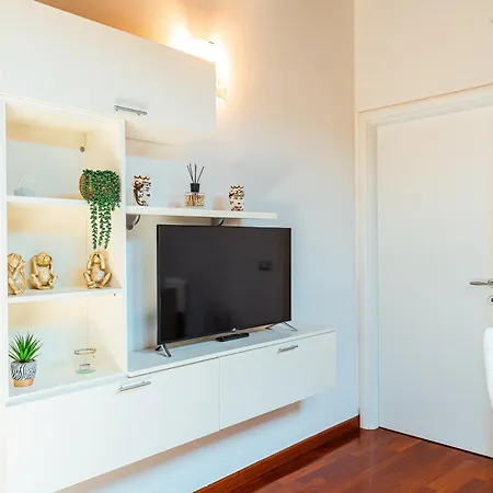 Mansarda Vespucci - Parcheggio Auto Διαμέρισμα