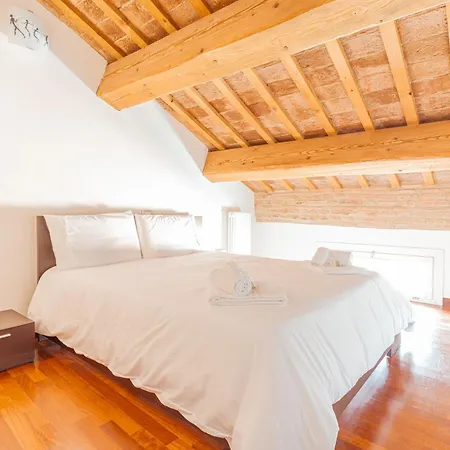 Διαμέρισμα Mansarda Vespucci - Parcheggio Auto *