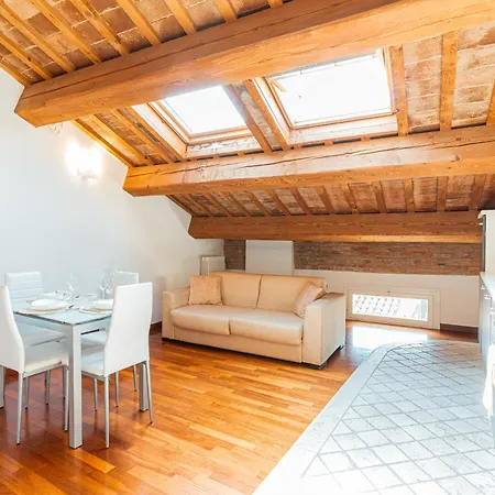 Apartment Mansarda Vespucci - Parcheggio Auto Ferrara