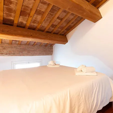 Mansarda Vespucci - Parcheggio Auto * Ferrara