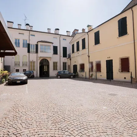 Mansarda Vespucci - Parcheggio Auto 페라라