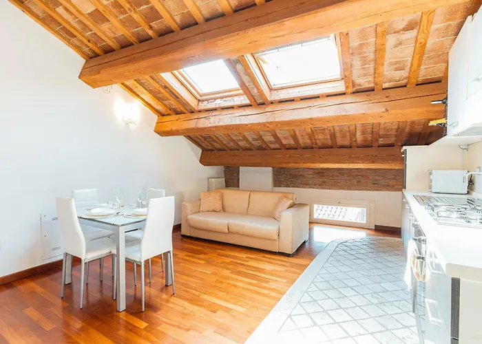 아파트 Mansarda Vespucci - Parcheggio Auto 페라라