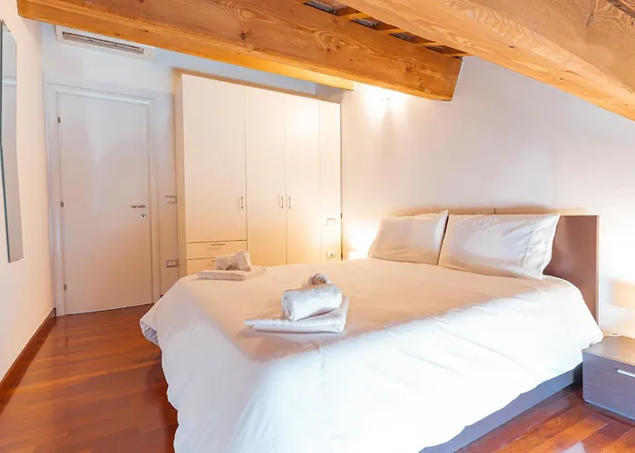 Mansarda Vespucci - Parcheggio Auto 페라라