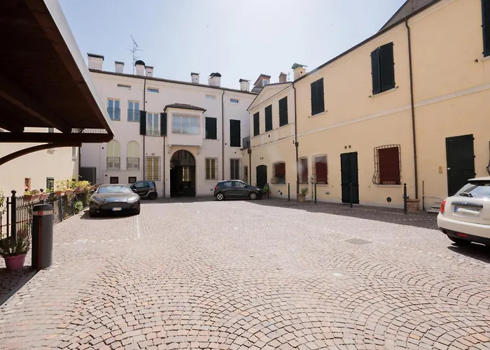 Mansarda Vespucci - Parcheggio Auto 페라라